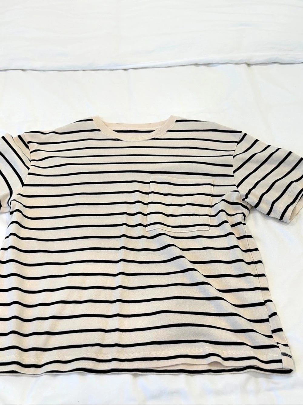 Abercrombie & Fitch A&F Essentials Striped Pocket Tee White & Black Small
